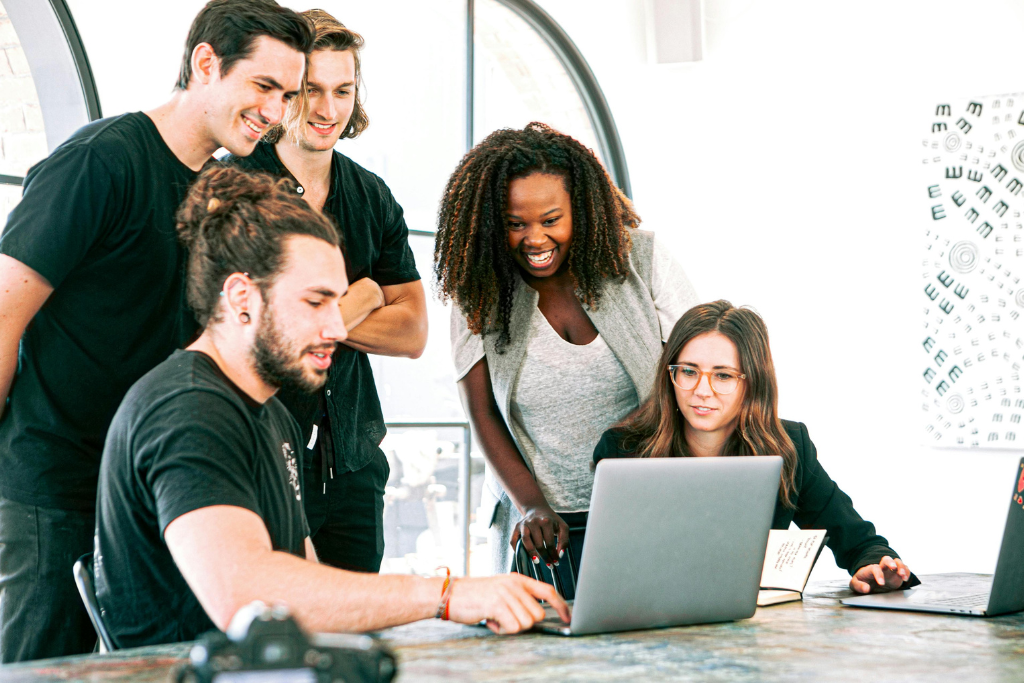Startup Công Nghệ Với Vốn Nhỏ - Hành Trình Gọi Vốn Và Phát Triển Sản Phẩm Đột Phá