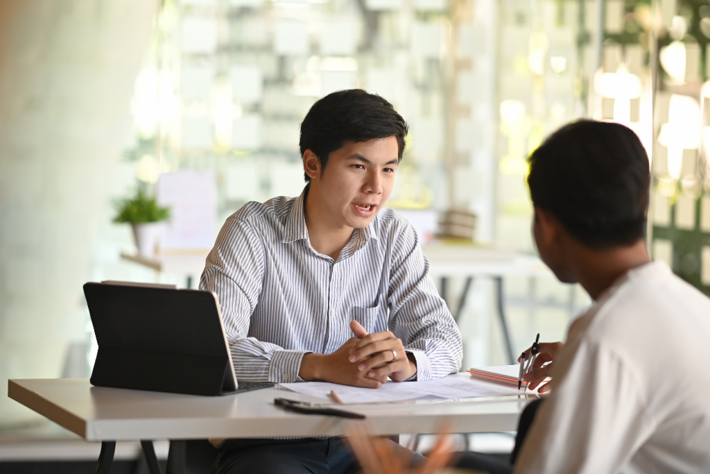Hành Trình Từ Nhân Viên Văn Phòng Đến Doanh Nhân Thành Công