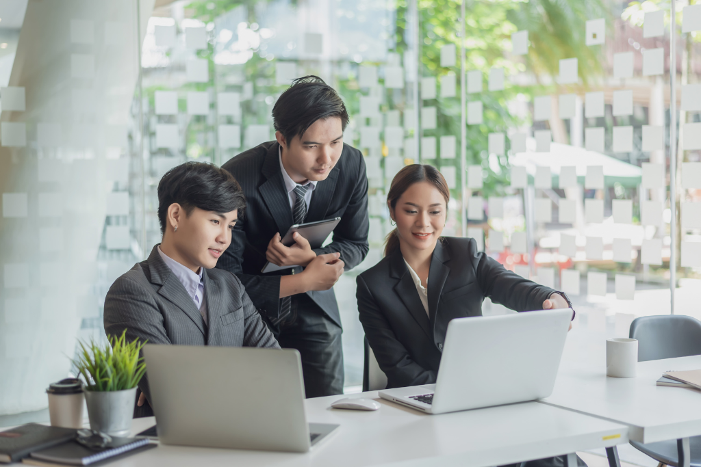 Hành Trình Từ Nhân Viên Văn Phòng Đến Doanh Nhân Thành Công